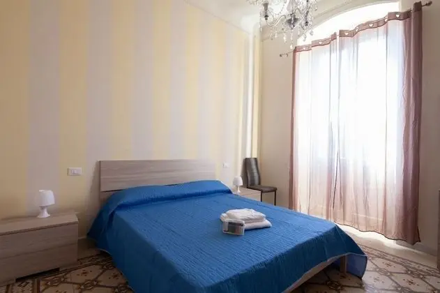 Tek Büyük Yataklı Oda, Ortak Banyo