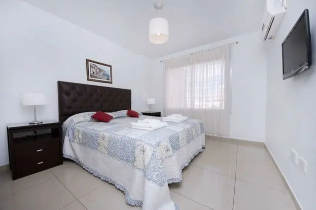 Apart Daire, 1 Büyük (Queen) Boy Yatak ve Çekyat, Sigara İçilmez, Şehir Manzaralı