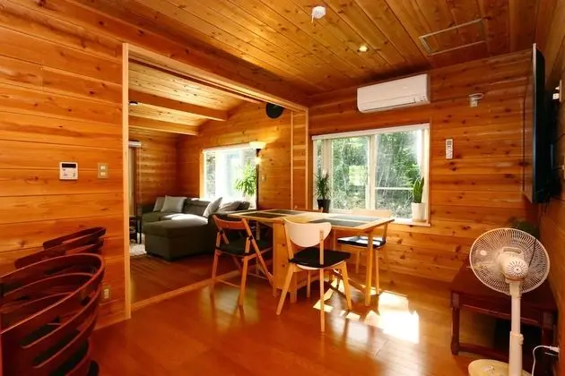 Villa, Sigara İçilmez (Cachette)