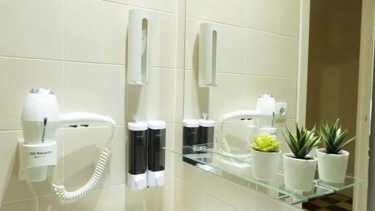 Tek Büyük Yataklı Oda (Beautiful room in Maestranza H3)