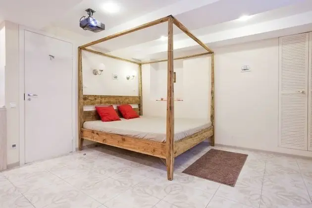 Apart Daire, 1 Büyük (Queen) Boy Yatak ve Çekyat, Sigara İçilmez, Şehir Manzaralı