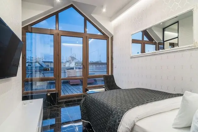 Comfort Tek Büyük Yataklı Oda