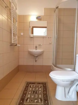 Basic İki Ayrı Yataklı Oda, Ortak Banyo