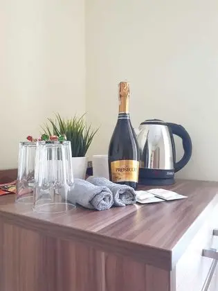 Basic Üç Kişilik Oda, Ortak Banyo