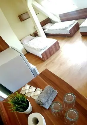 Basic Üç Kişilik Oda, Ortak Banyo