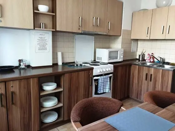 Basic Üç Kişilik Oda, Ortak Banyo