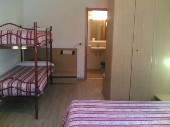 Standard Dört Kişilik Oda