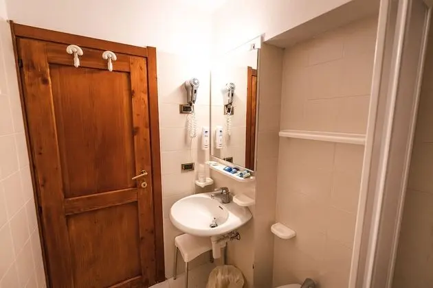 Standard Dört Kişilik Oda