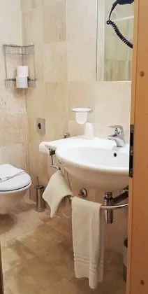 Üç Kişilik Oda