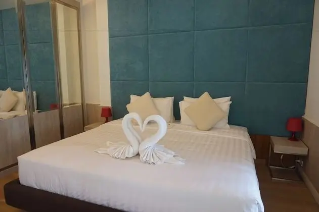 Three Bedroom Beachfront Private Pool Villa