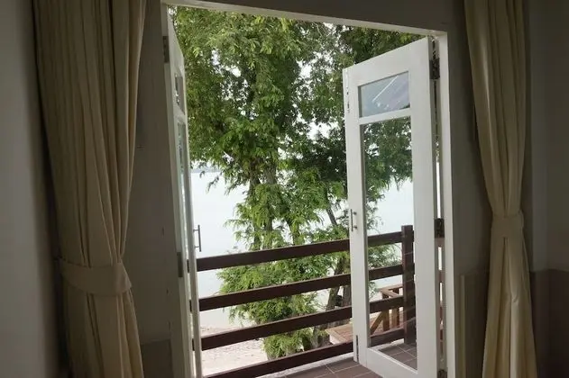 Three Bedroom Beachfront Private Pool Villa