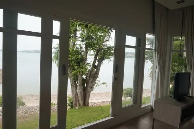 Three Bedroom Beachfront Private Pool Villa