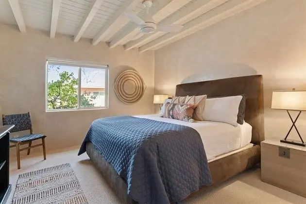 Ev (Reposado - Kiva Fireplace, Walk Every)