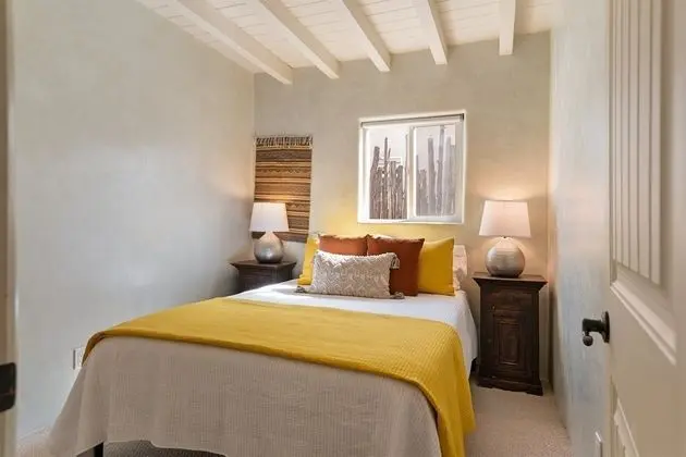 Ev (Reposado - Kiva Fireplace, Walk Every)