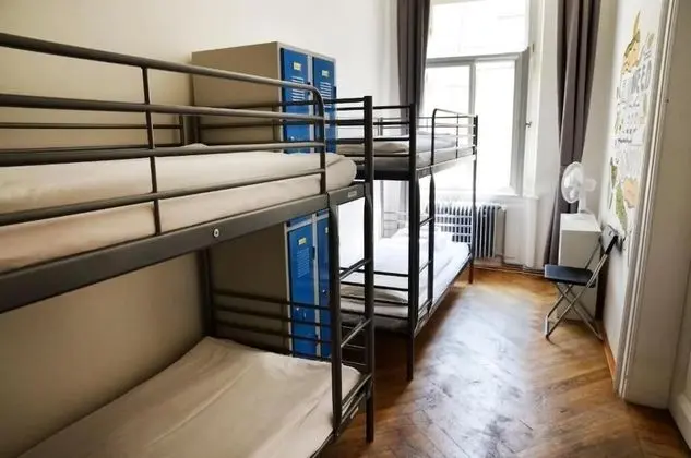 Basic Ortak Ranzalı Oda (Banana, 4 beds)