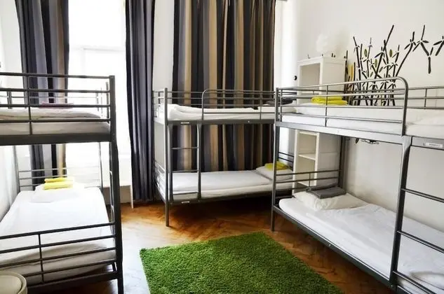 Ortak Ranzalı Oda (Bamboo, 8 beds)