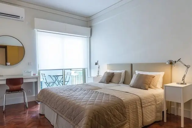 Tek Büyük Yataklı Oda, Ortak Banyo