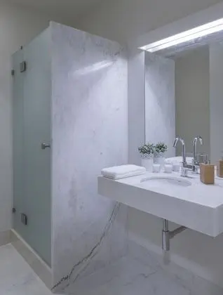 Tek Büyük Yataklı Oda, Ortak Banyo