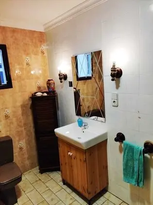 Dört Kişilik Oda, Ortak Banyo