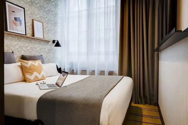 Comfort Tek Büyük Yataklı Oda