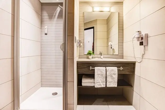 Comfort Tek Büyük Yataklı Oda