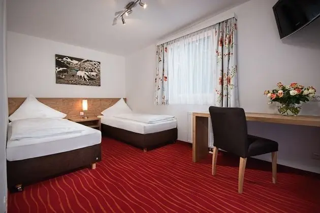 Family Oda, Dağ Manzaralı