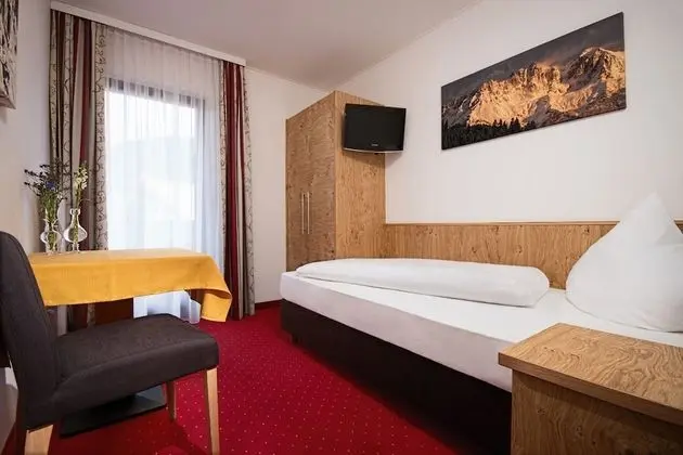 Tek Kişilik Oda, Balkon, Dağ Manzaralı