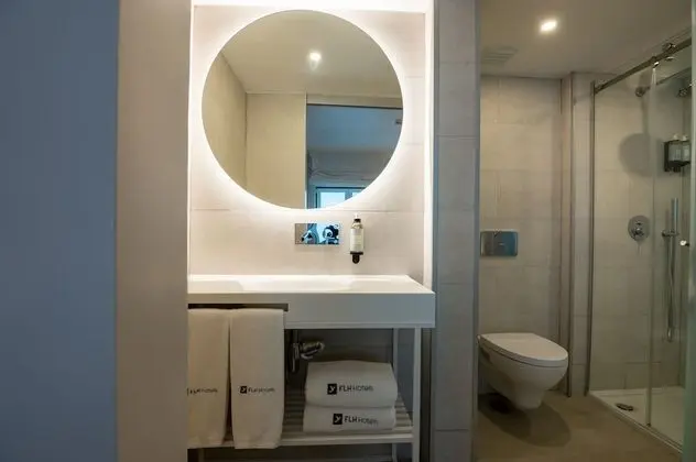 Tek Büyük Yataklı Oda (Interior View)
