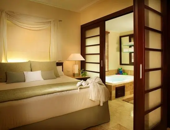 Family Concierge One Bedroom Master Suite