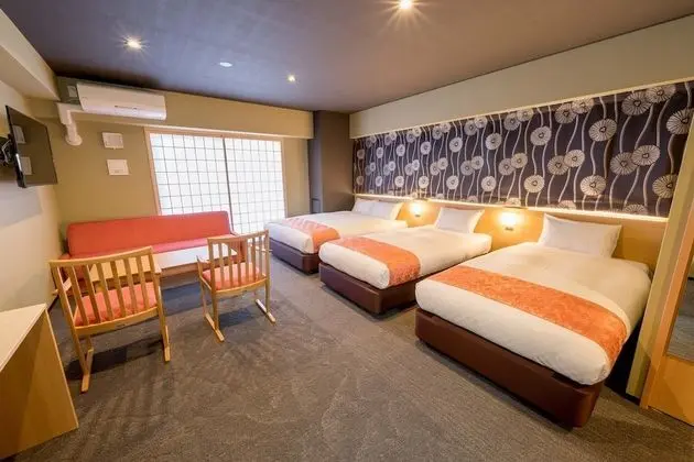Oda, Birden Çok Yatak (2 Single beds,1 Double bed, Sofa Bed)