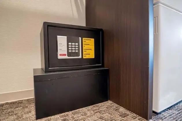Dört Kişilik Oda, Sigara İçilmez (2 Single Beds and 1 Double Sofa Bed)