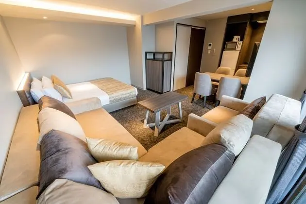 Family Oda, Sigara İçilmez (1 Queen and 2 Sofa Beds, for 5 people)