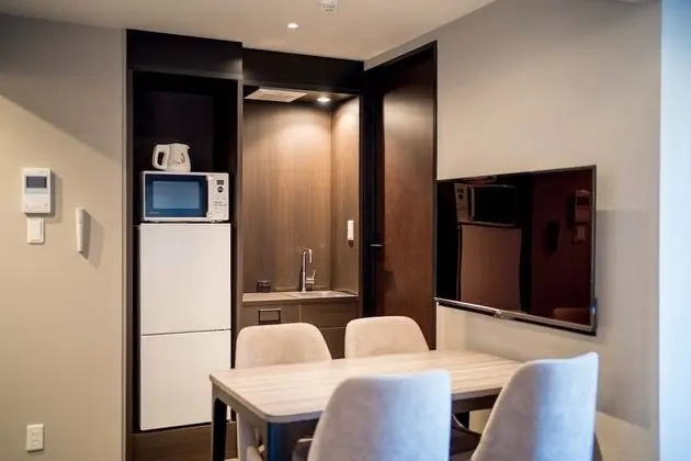 Family Oda, Sigara İçilmez (1 Queen and 2 Sofa Beds, for 5 people)
