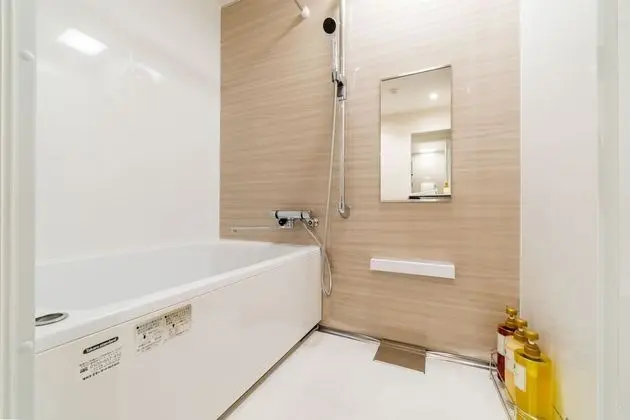 Family Oda, Sigara İçilmez (1 Queen and 2 Sofa Beds, for 5 people)