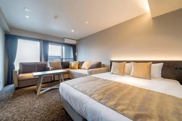 Family Oda, Sigara İçilmez (1 Queen and 2 Sofa Beds, for 5 people)