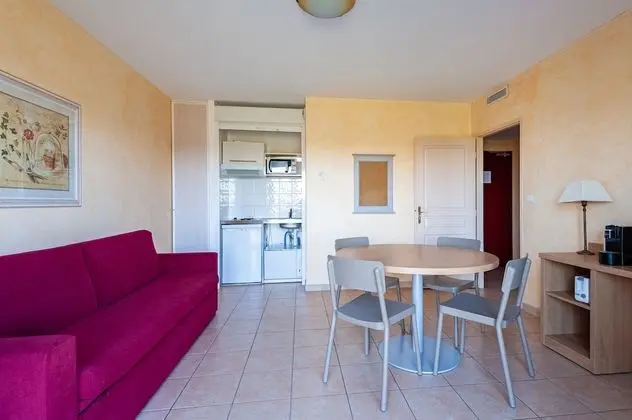 Apart Daire, 1 Yatak Odası, Balkon, Golf Manzaralı