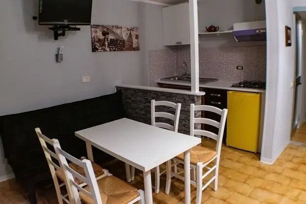 Standard Tek Büyük veya İki Ayrı Yataklı Oda, Küçük Mutfak