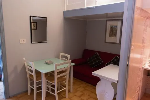 Standard Tek Büyük veya İki Ayrı Yataklı Oda, Küçük Mutfak