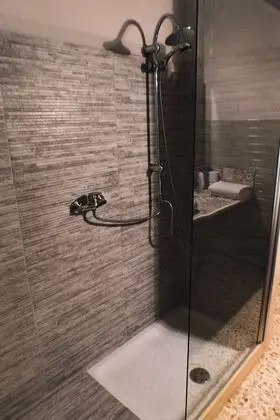 Standard Tek Büyük veya İki Ayrı Yataklı Oda, Küçük Mutfak