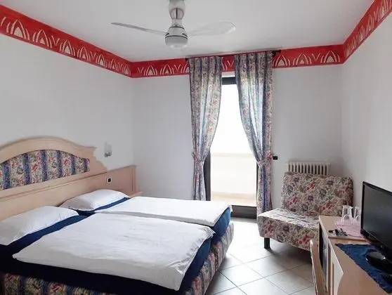 İki Ayrı Yataklı Oda, Göl Manzaralı