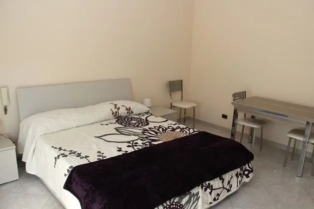 Tek Büyük Yataklı Oda, Ortak Banyo