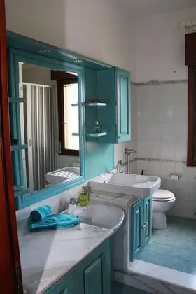 Tek Büyük Yataklı Oda, Ortak Banyo