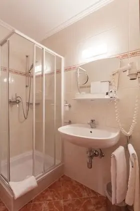 Tek Büyük Yataklı Oda, Balkon