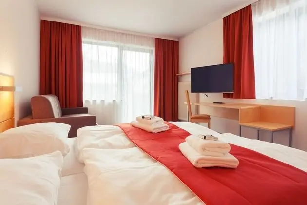 Tek Büyük Yataklı Oda, Balkon, Tepe Manzaralı