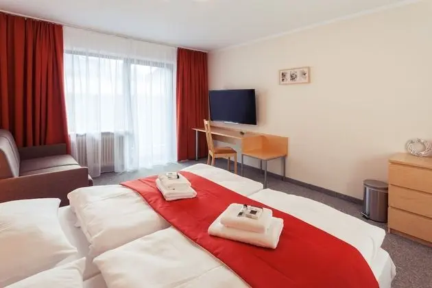 Tek Büyük Yataklı Oda, Balkon, Tepe Manzaralı