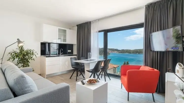 Standard Apart Daire, Deniz Manzaralı