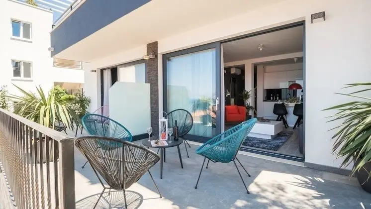 Standard Apart Daire, Teras, Deniz Manzaralı