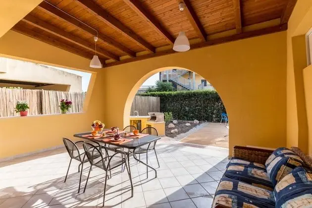 Apart Daire, 2 Yatak Odası, Veranda, Zemin Kat (ERMES)