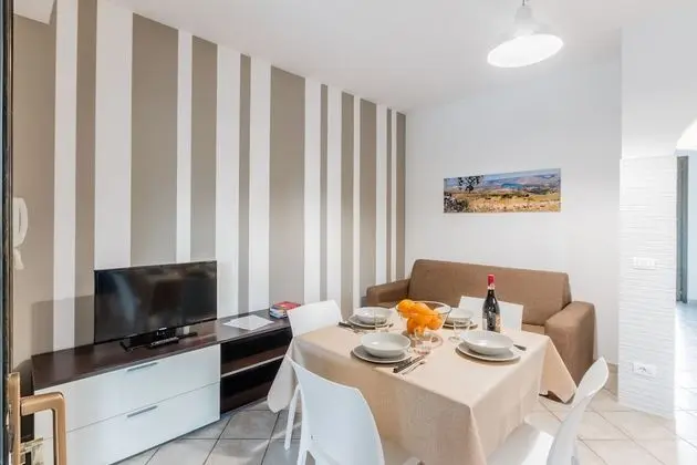 Apart Daire, 2 Yatak Odası, Veranda, Zemin Kat (ERMES)