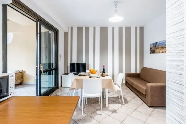 Apart Daire, 2 Yatak Odası, Veranda, Zemin Kat (ERMES)